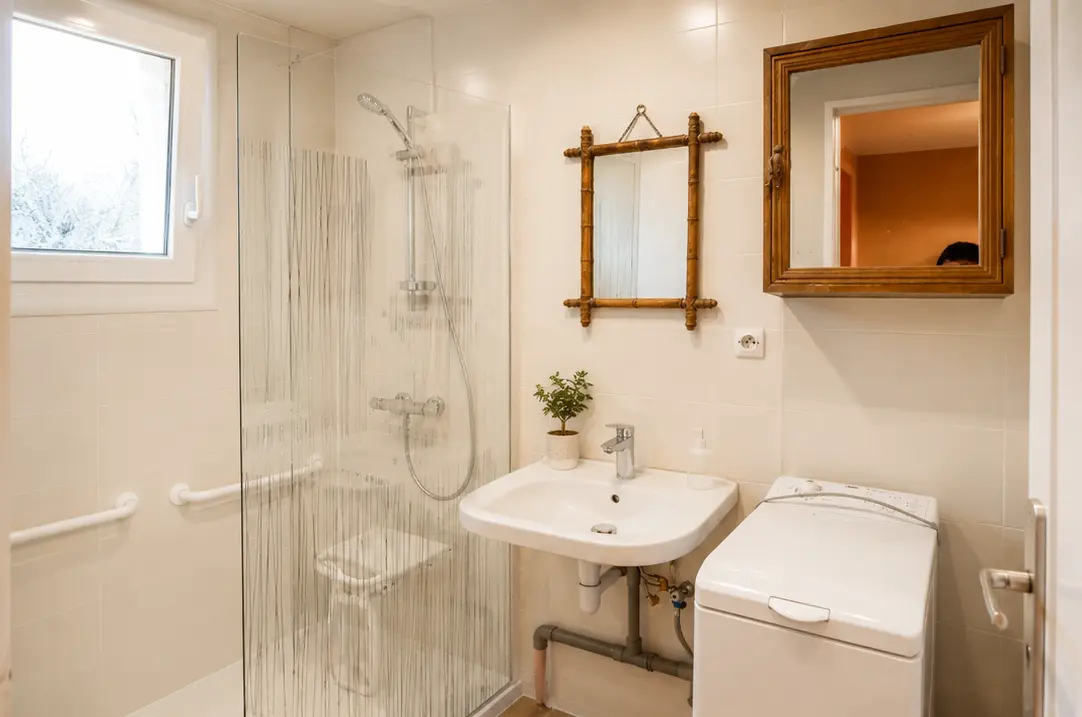 Salle de bain après adaptation par HTC SARL